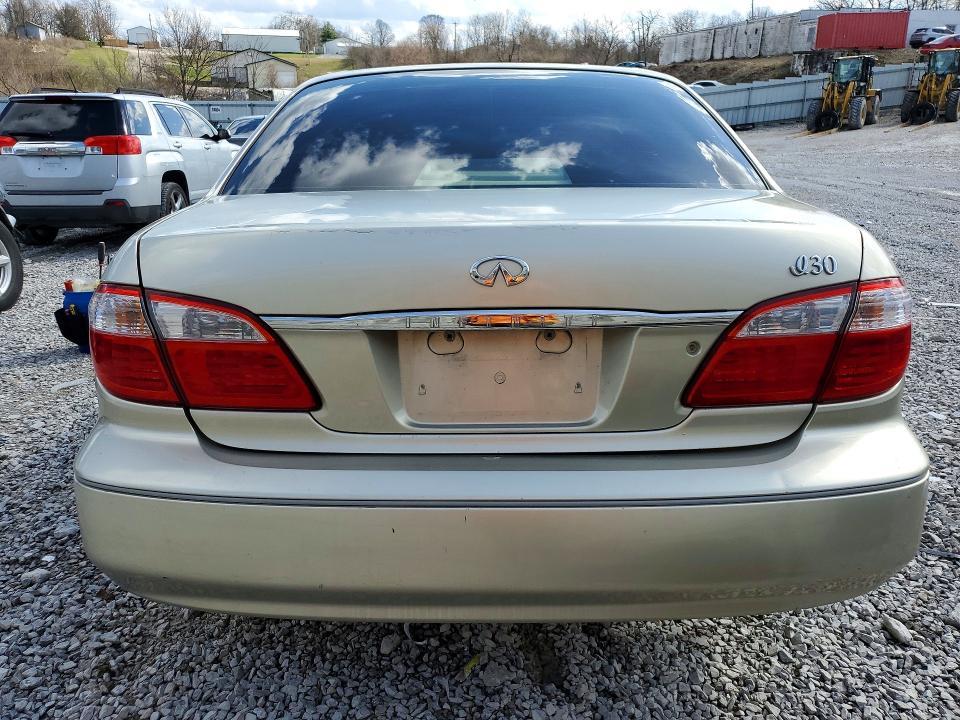 2001 Infiniti I30 Base
