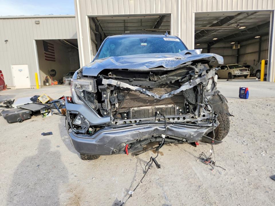 2021 GMC Sierra K1500 AT4