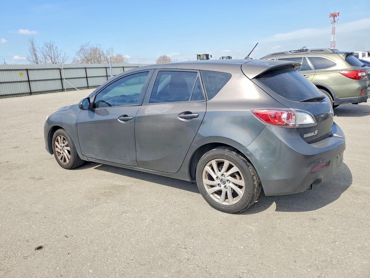 2013 Mazda 3 I