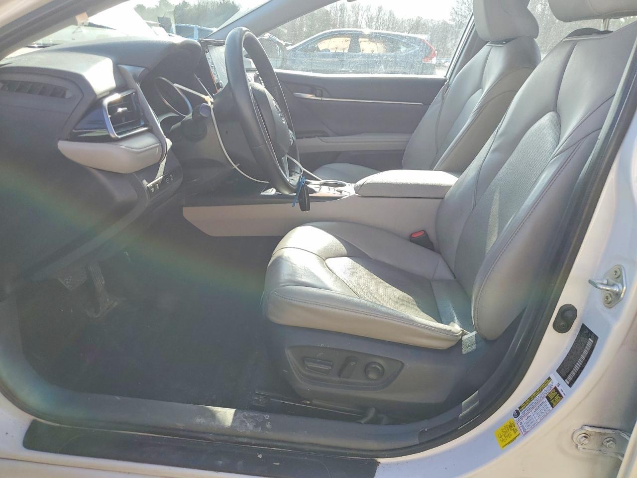 2023 Toyota Camry Hybrid xle