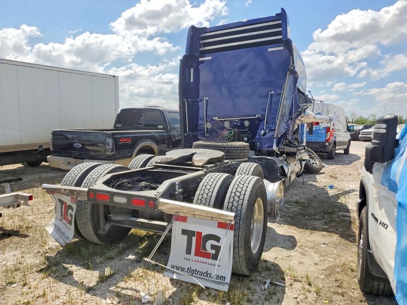 2022 Peterbilt 389-semi Truck
