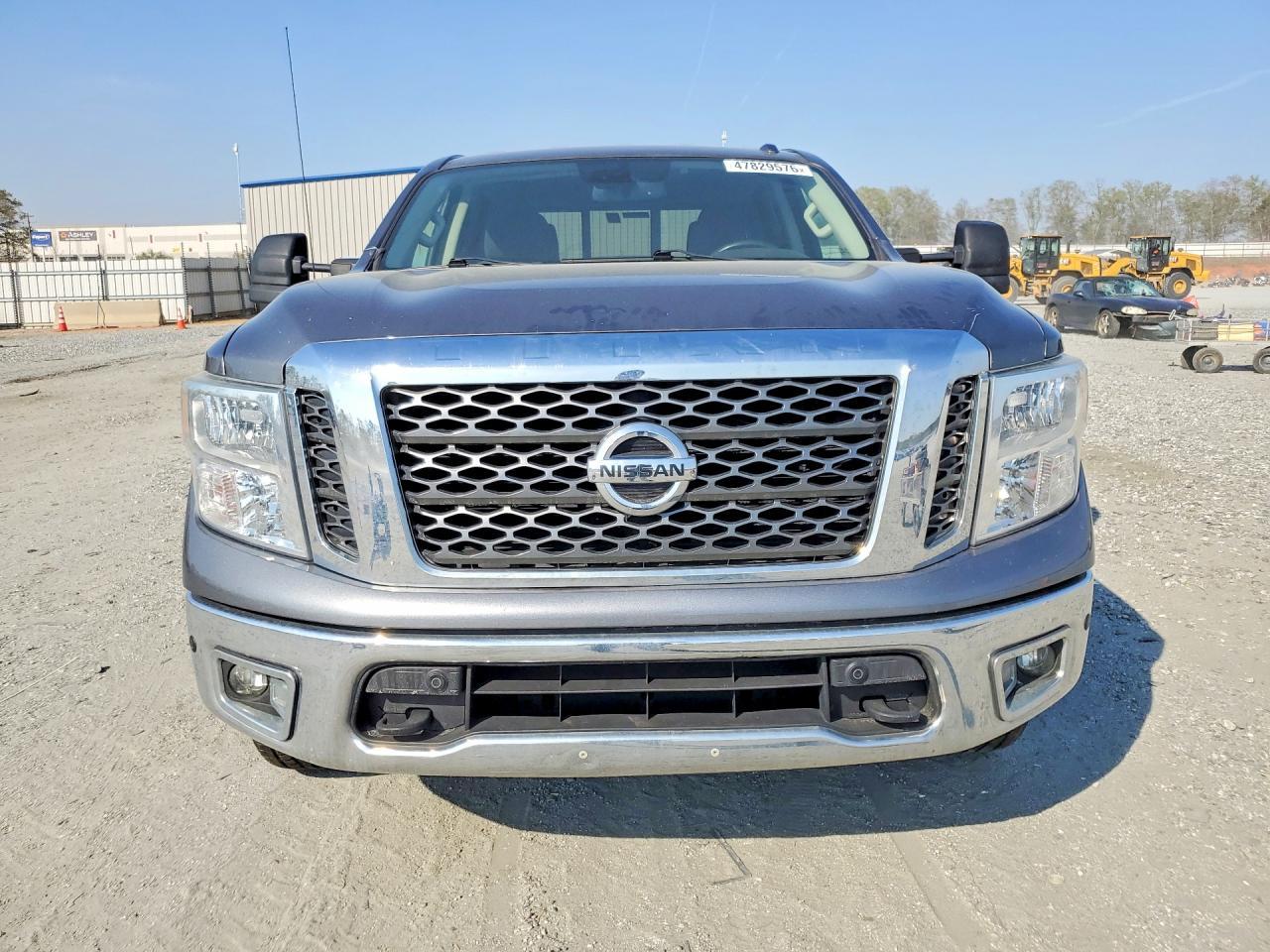 2018 Nissan Titan SV
