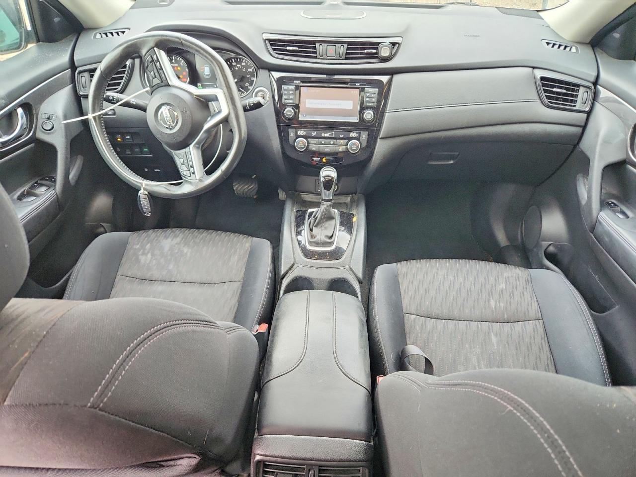 2017 Nissan Rogue sv