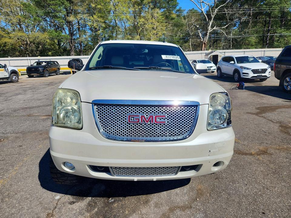 2010 GMC Yukon Denali