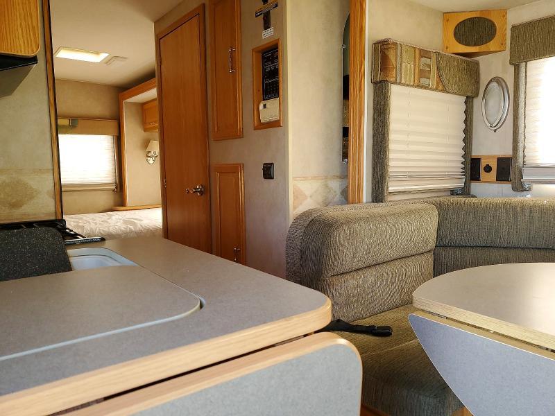 2005 Ford Econoline E450 Super Duty Cutaway Van