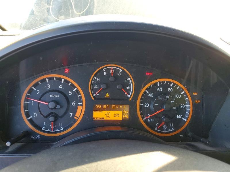 2014 Nissan Titan SV