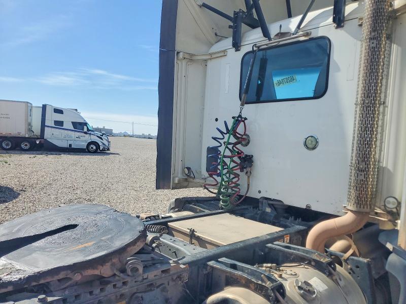 2015 Peterbilt 579 Semi Truck