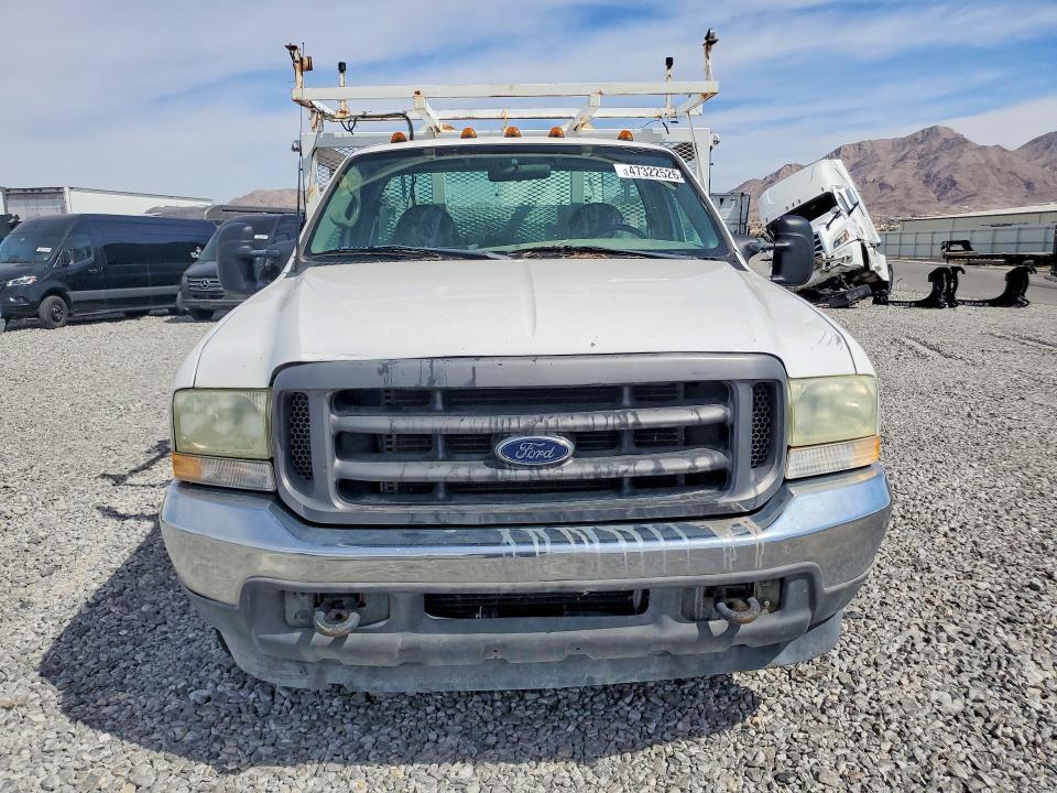 2002 Ford F350 Super Duty Flatbed Truck