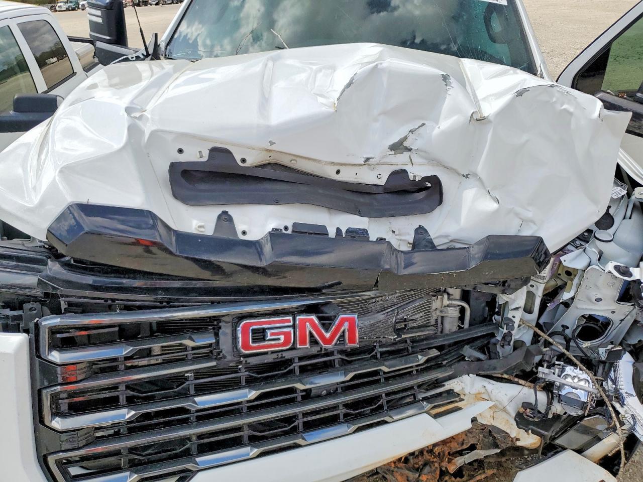 2024 GMC Sierra K2500 AT4