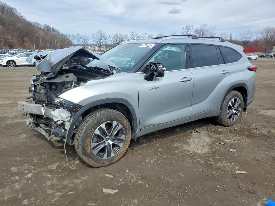 2021 Toyota Highlander Hybrid xle