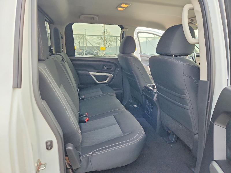 2018 Nissan Titan SV