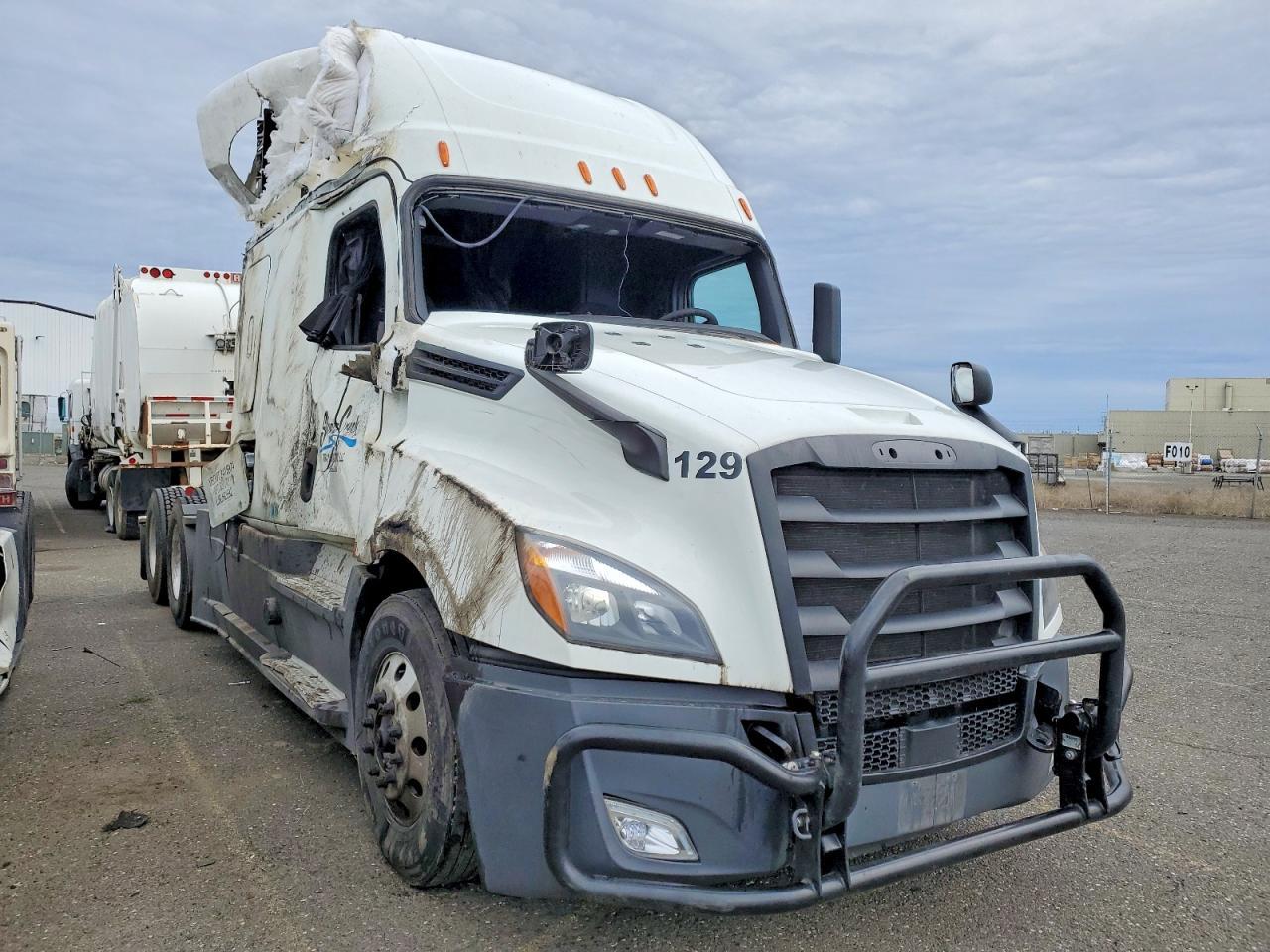 2020 Freightliner Cascadia 126