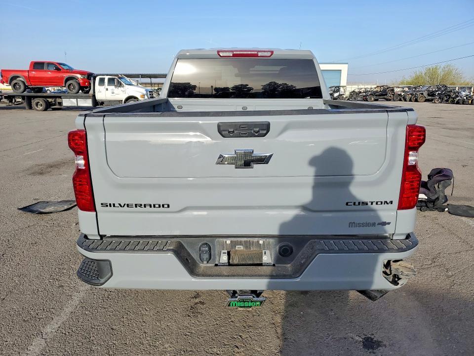 2025 Chevrolet Silverado C1500 Custom