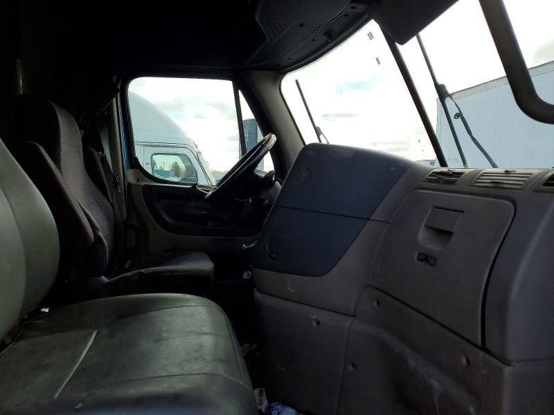 2012 Freigliner 2012 Freightliner Cascadia Semi Truck