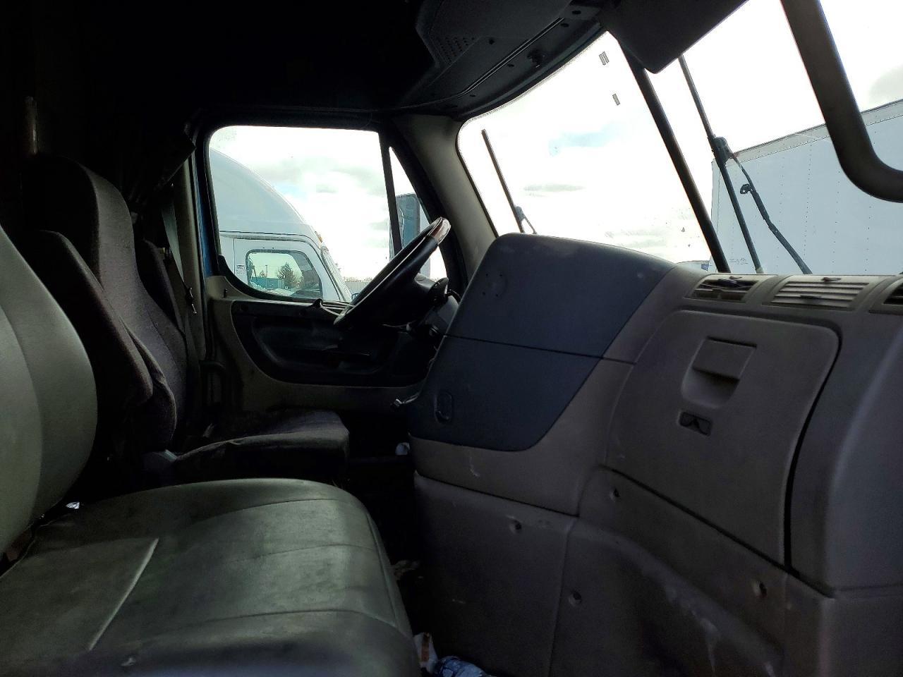2012 Freigliner 2012 Freightliner Cascadia Semi Truck