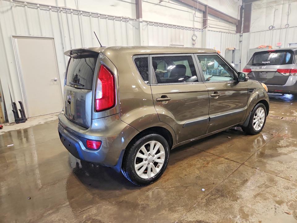 2013 KIA Soul +
