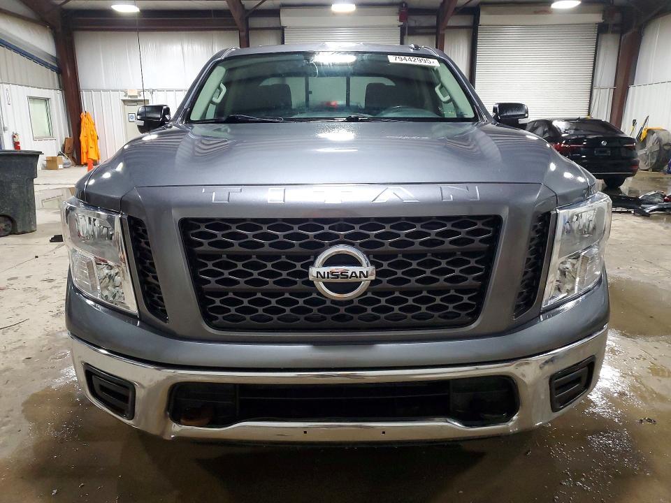 2019 Nissan Titan SV