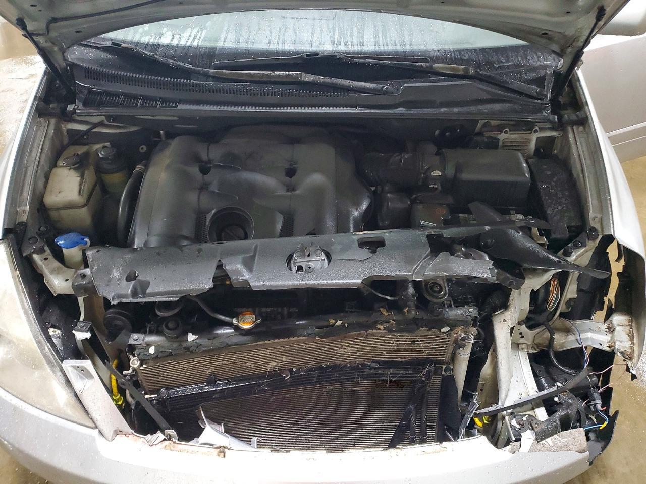 2010 KIA Sedona Base