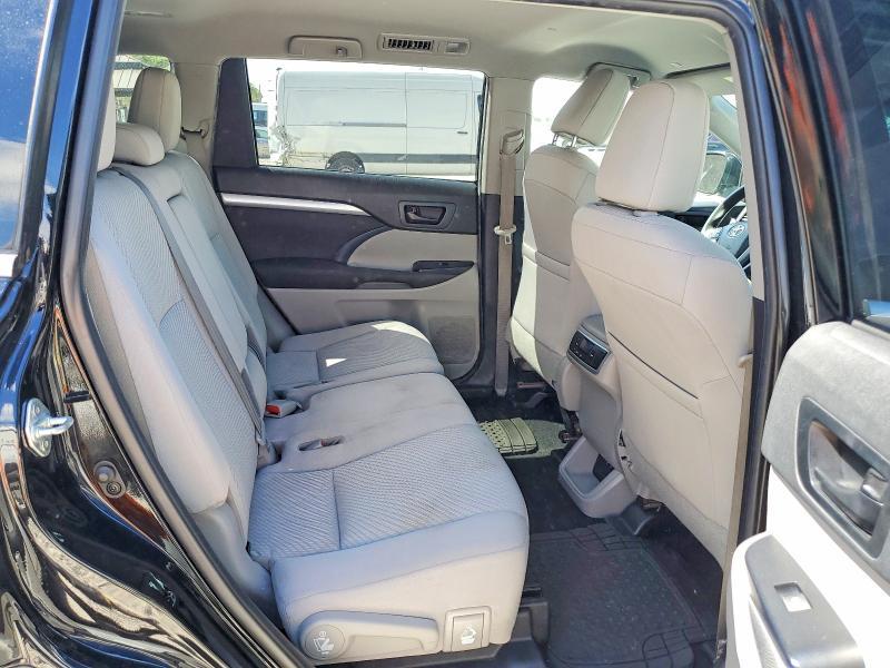 2019 Toyota Highlander le