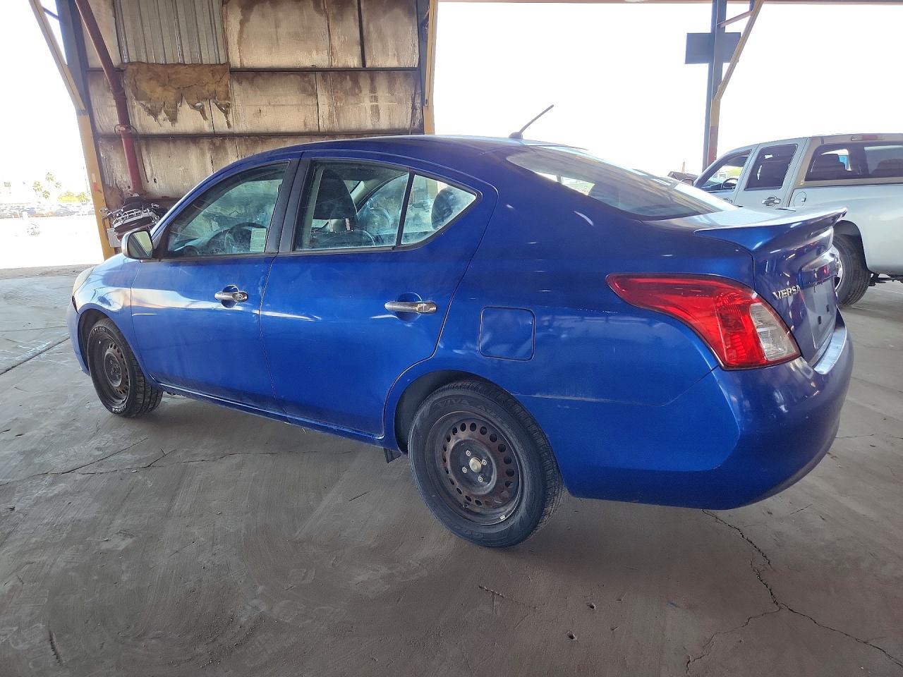 2013 Nissan Versa 1.6 s