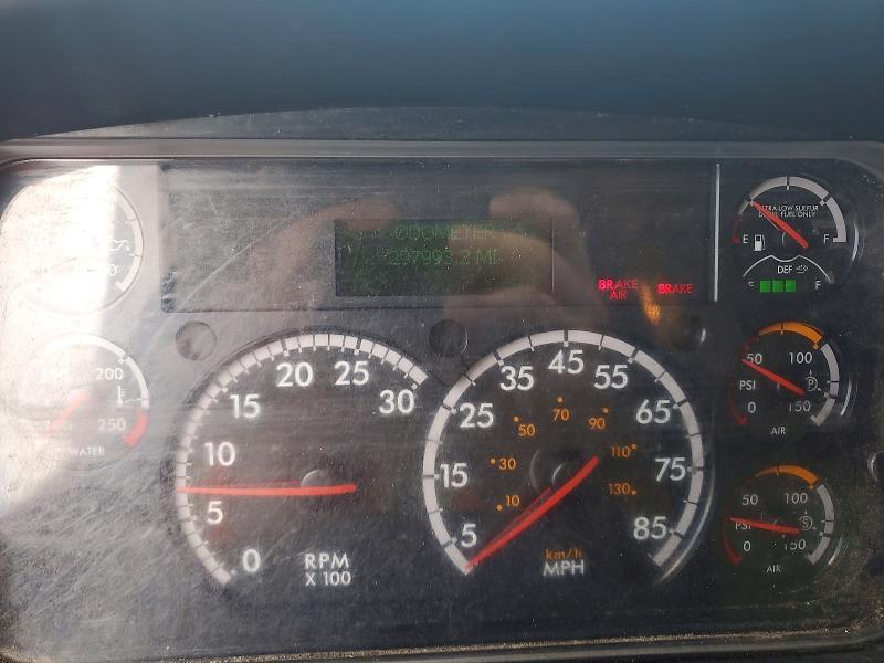 2020 Freigliner 2020 Freightliner Business Class M2 BOX Truck