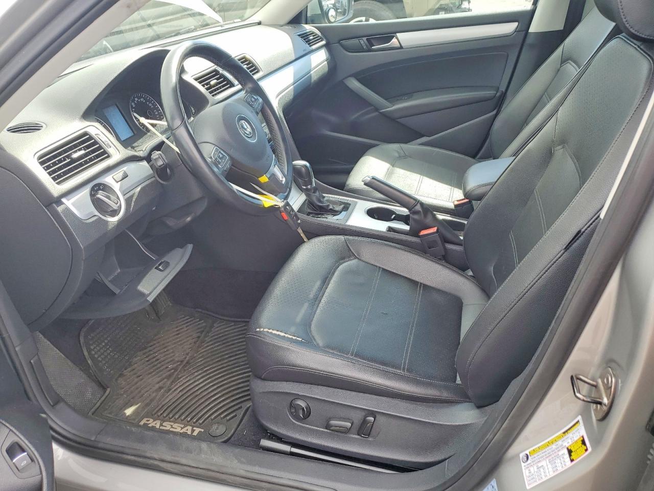 2013 Volkswagen Passat se