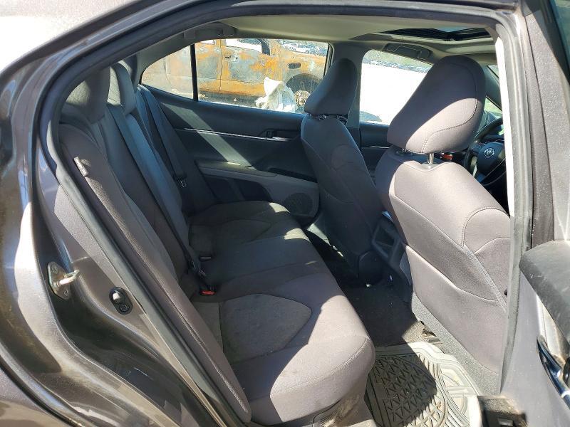 2019 Toyota Camry Hybrid le