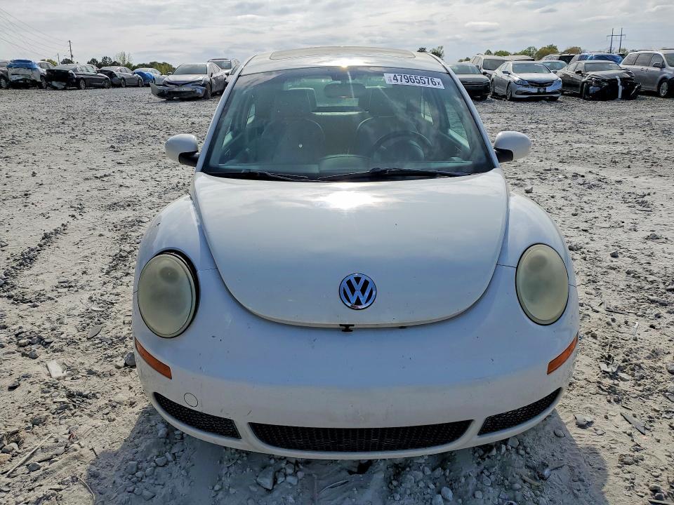 2010 Volkswagen New Beetle