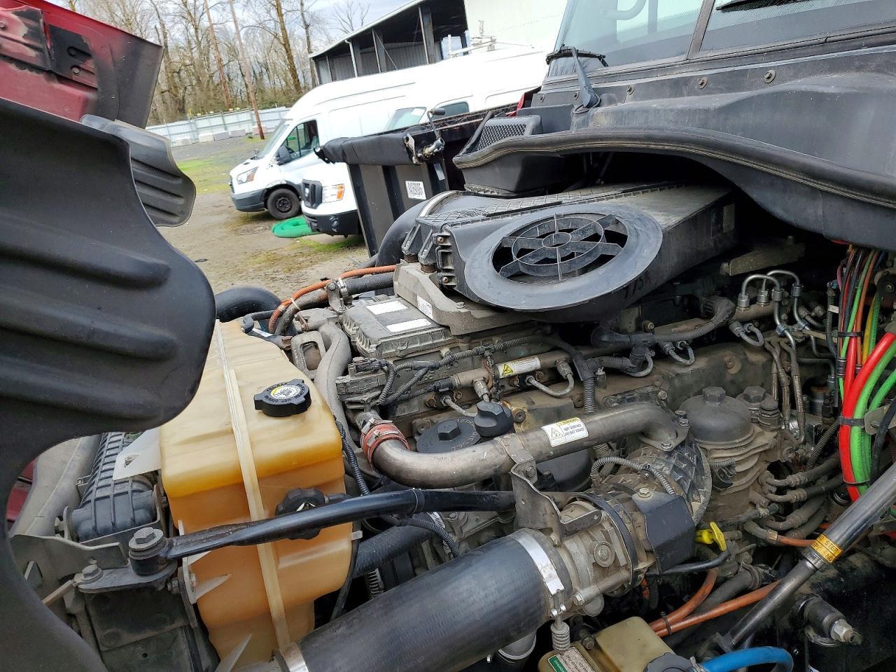 2014 Freigliner 2014 Freightliner Cascadia Semi Truck