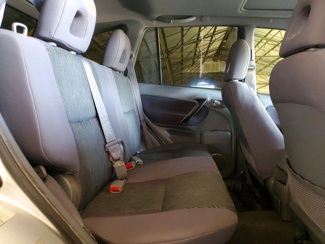 2001 Toyota Rav4 Base