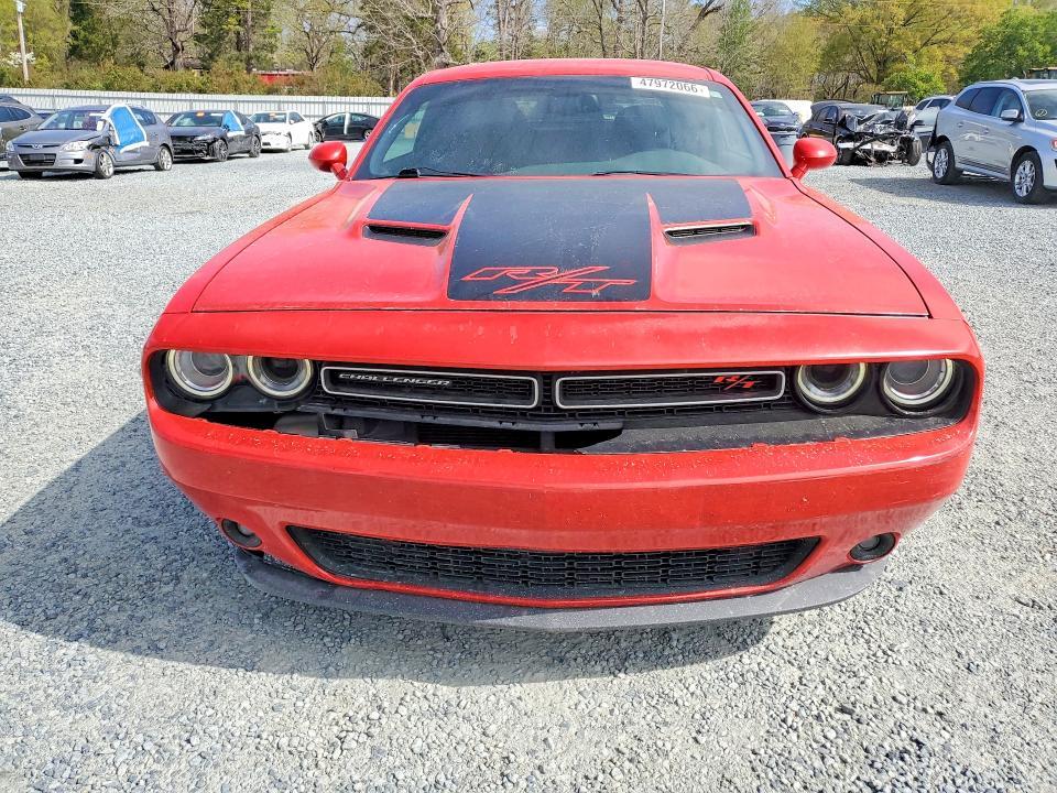 2015 Dodge Challenger sxt