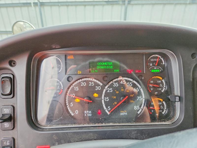 2022 Freightliner Business Class M2 BOX Truck