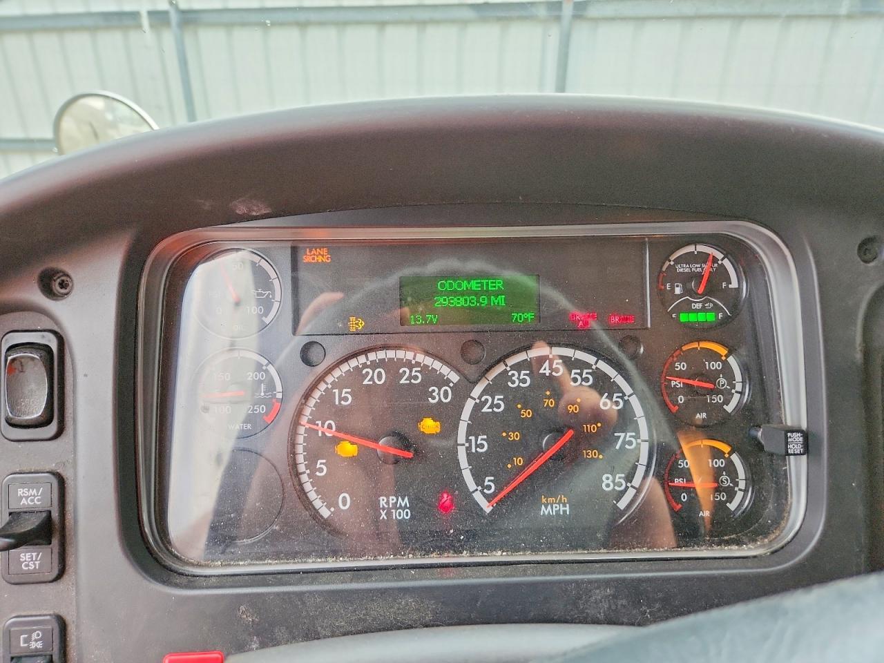 2022 Freightliner Business Class M2 BOX Truck