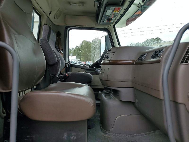 2017 Volvo VNL Semi Truck