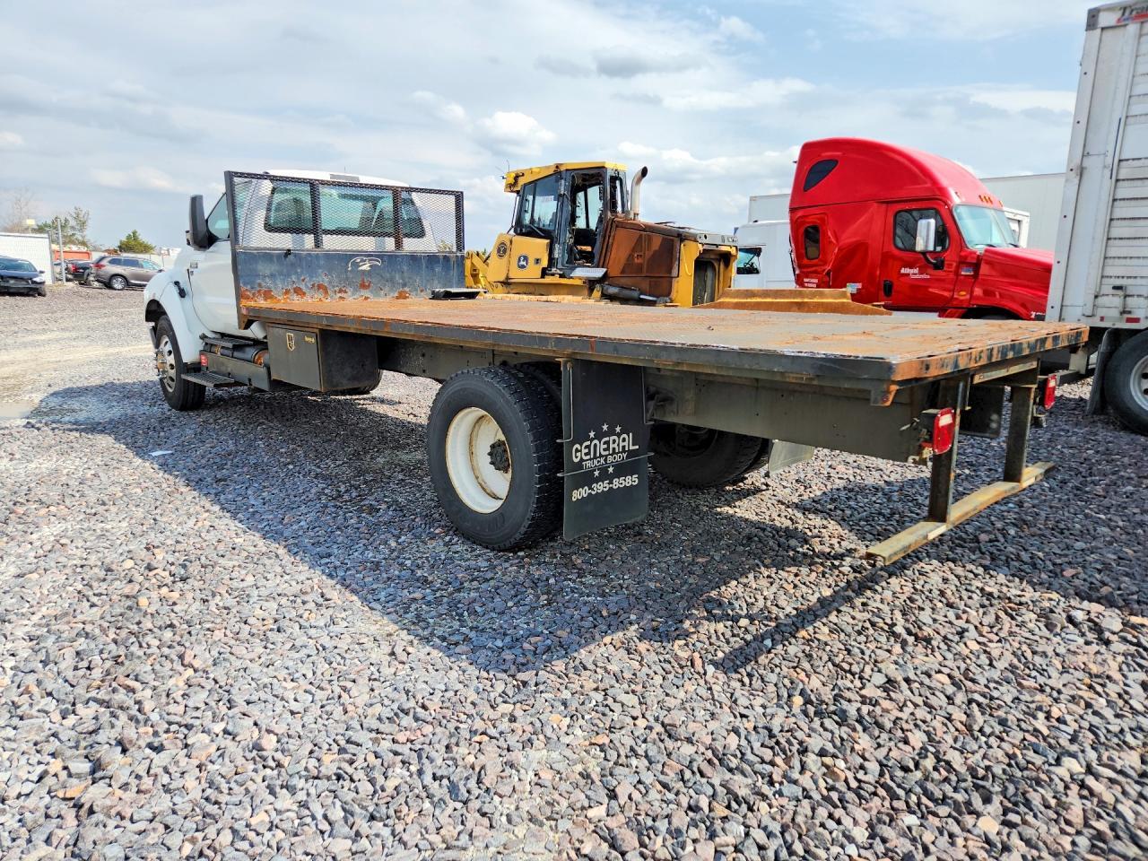 2015 Ford F650 Super Duty Flatbed Truck