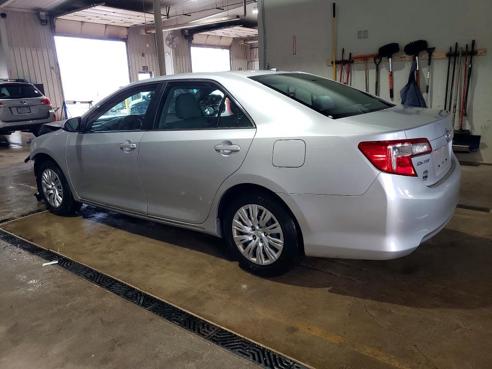 2014 Toyota Camry le