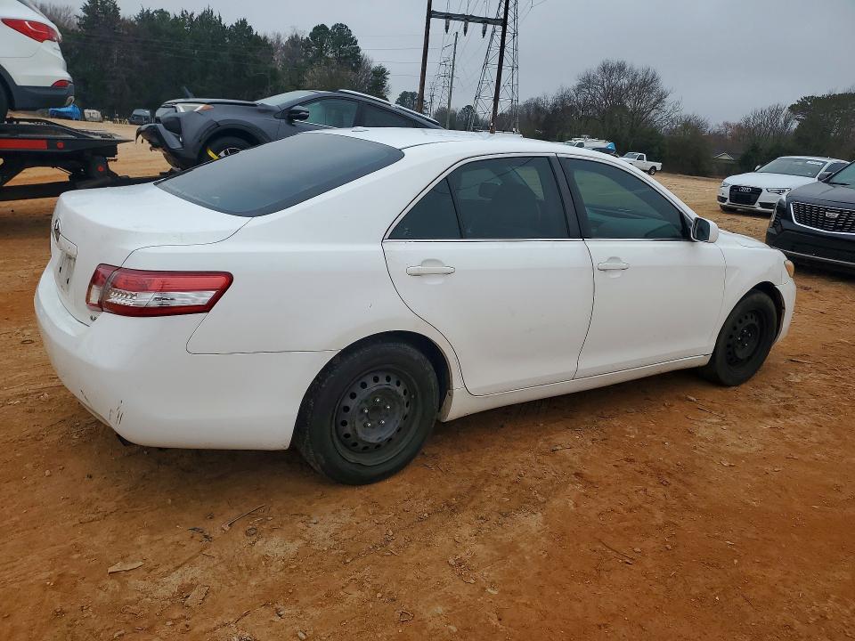 2011 Toyota Camry le