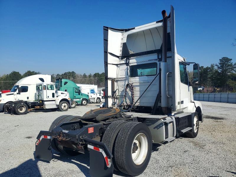 2017 Volvo VNL Semi Truck