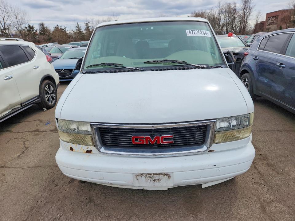 2005 GMC Safari XT