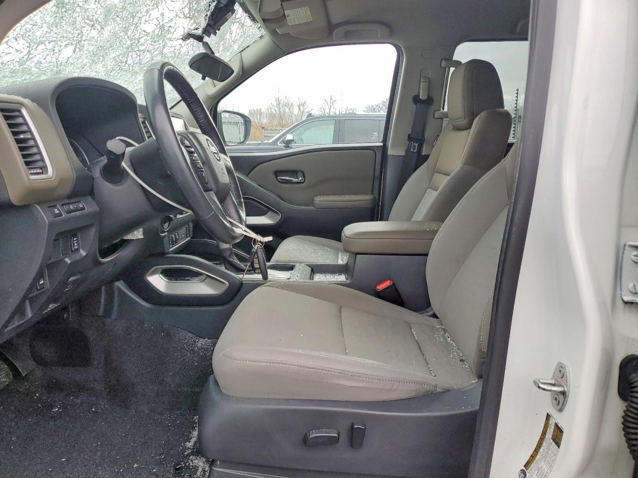 2022 Nissan Frontier SV