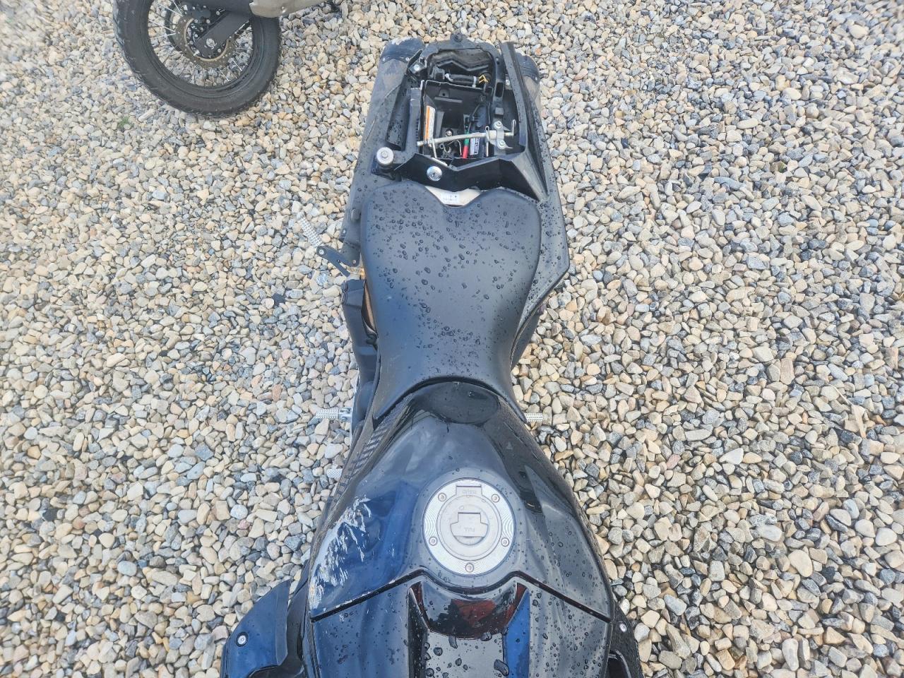 2011 Yama YZFR1