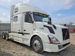 Salvage cars for sale from Copart Louisville, KY: 2017 Volvo VNL Semi Truck