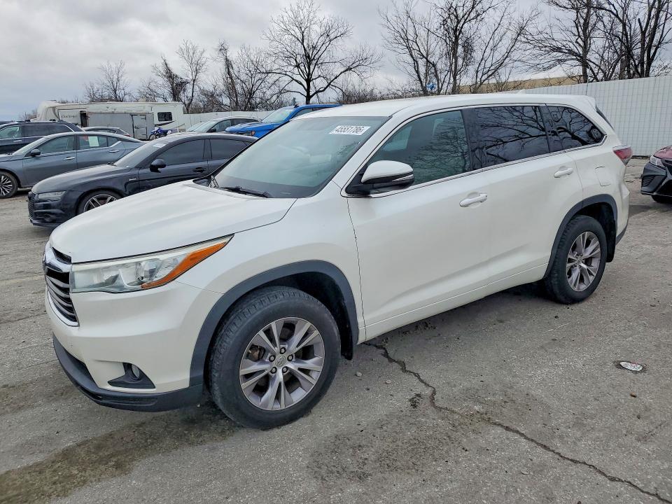 2015 Toyota Highlander le Plus