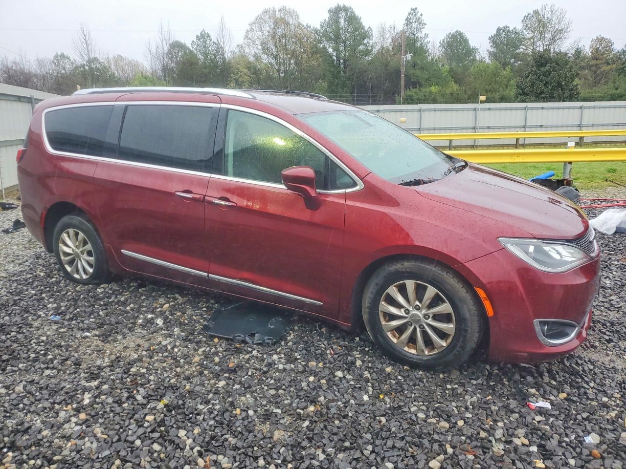 2019 Chrysler Pacifica Touring l