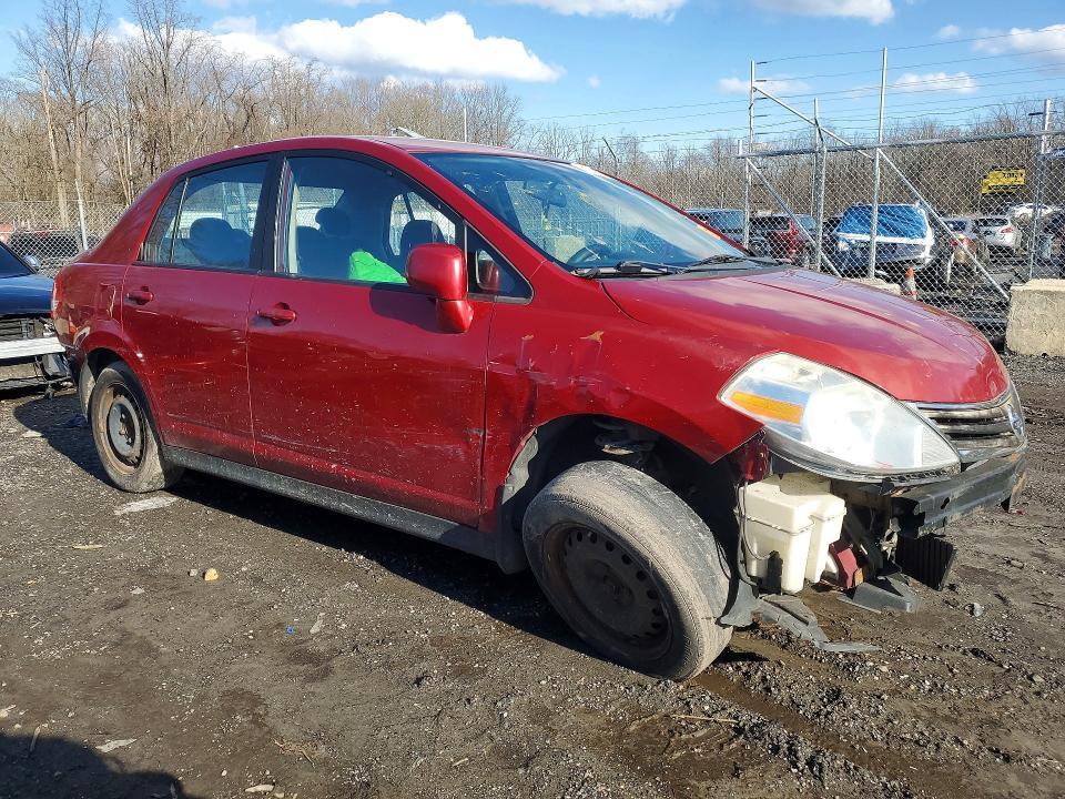 2011 Nissan Versa 1.8 s