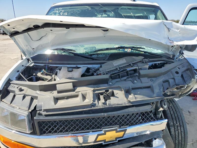 2025 Chevrolet Express G2500