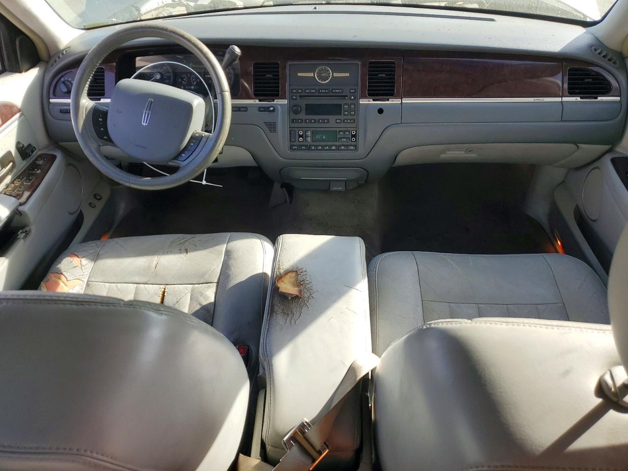 2006 Lincoln Town car Signature