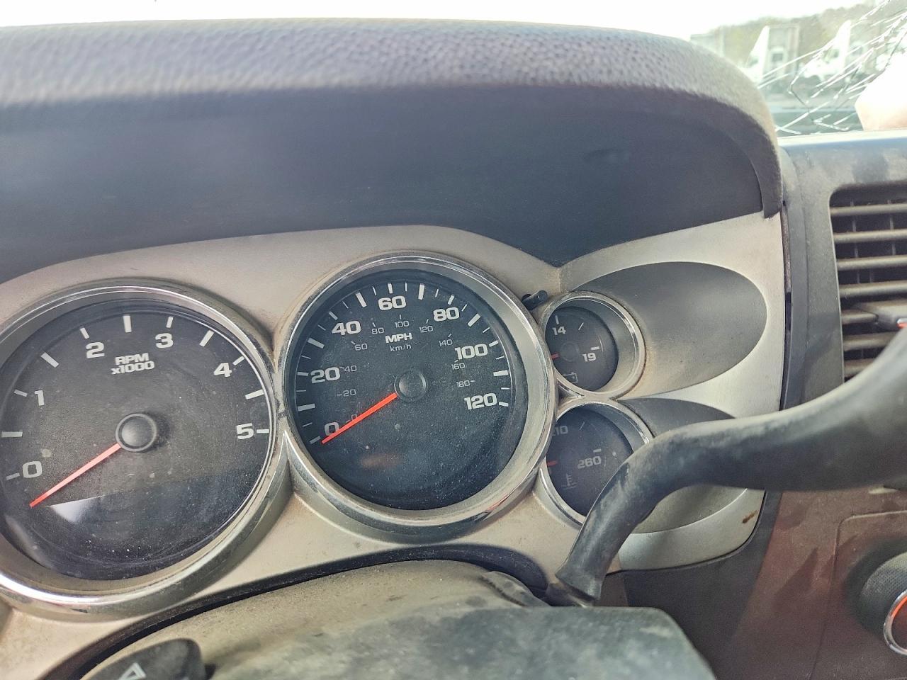 2008 Chev Rolet Silverado 3500 LTZ Flatbed Truck