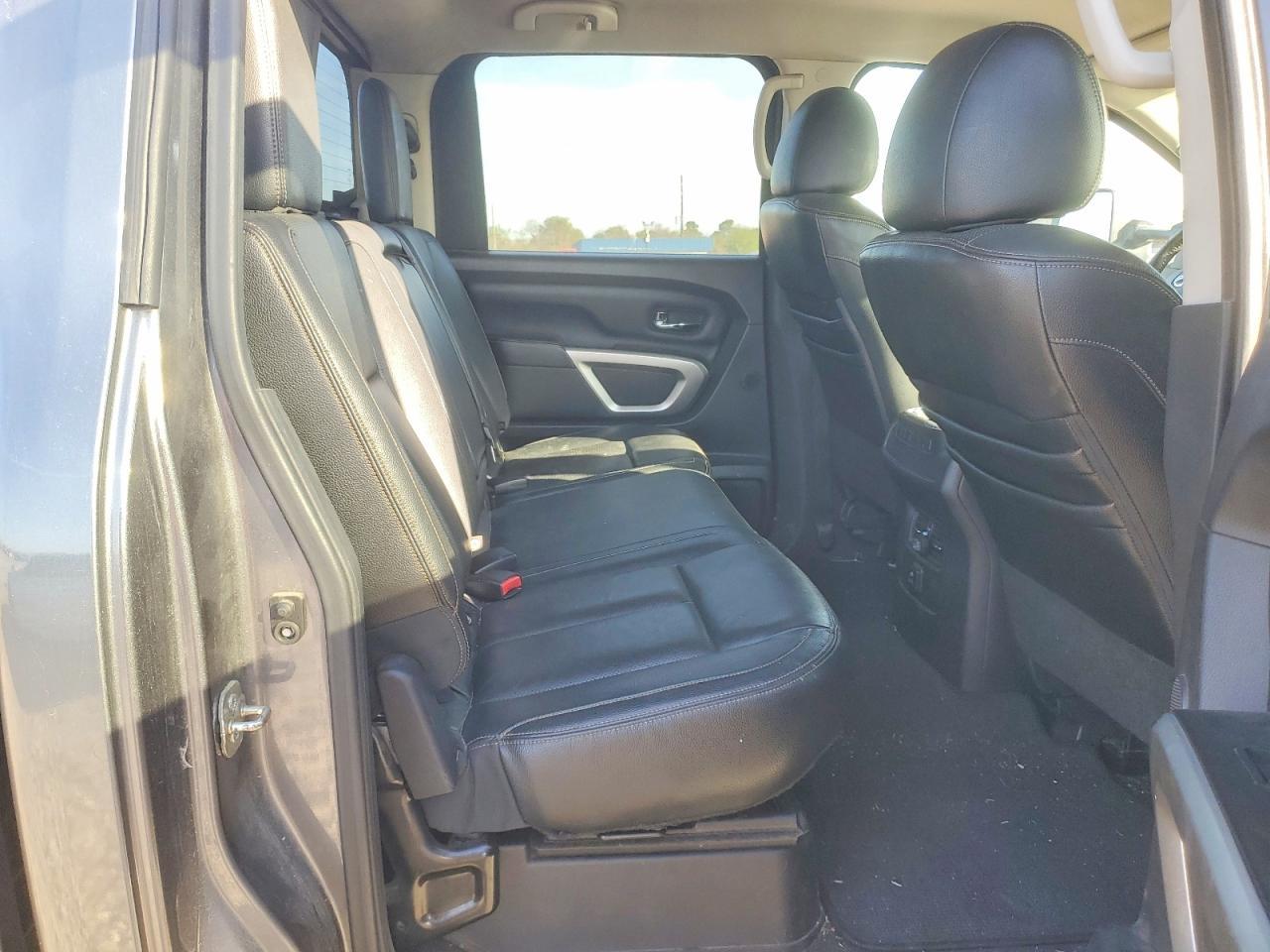 2016 Nissan Titan XD SL