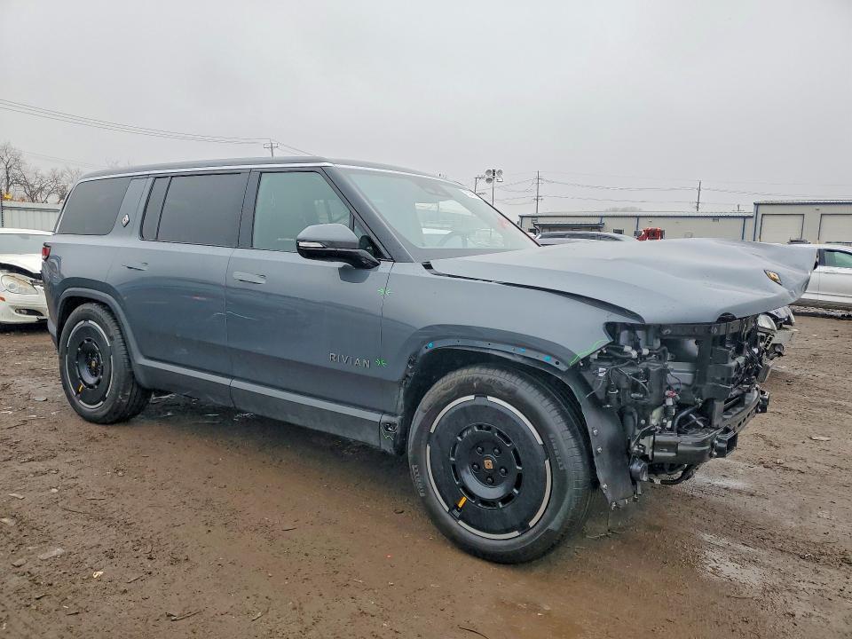 2025 Rivian R1S Adventure